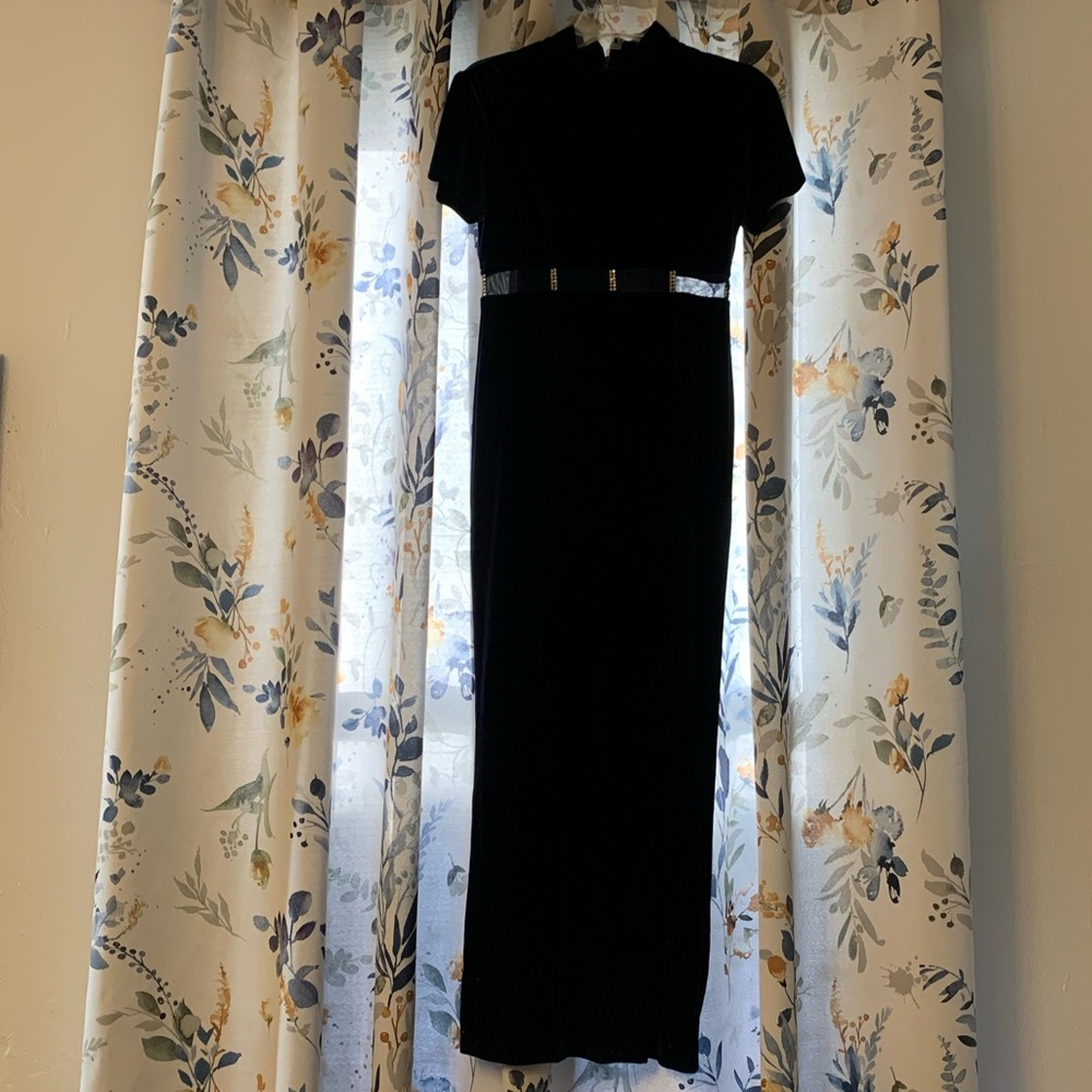 Betsy & Adam Black Velvet Maxi Dress with Waist Detail
